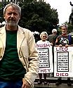 Erik Hillestad bei Anti-Bush-Demo