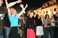 Tanzendes Publikum in Krakau