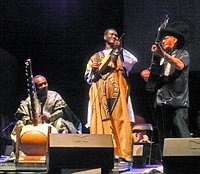 Toumani Diabaté, Bassekou Kouyaté und Eliades Ochoa