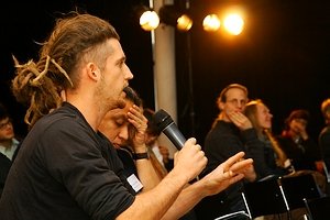 Global Flux - Teilnehmer im Publikum - Foto: Pencho Stefanov