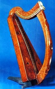 Brian-Boru-Harfe aus der Ausstellung des Trinity College Dublin